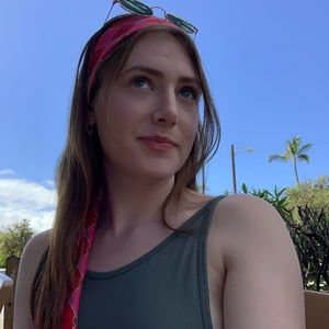 Meet your Posher, Alexia